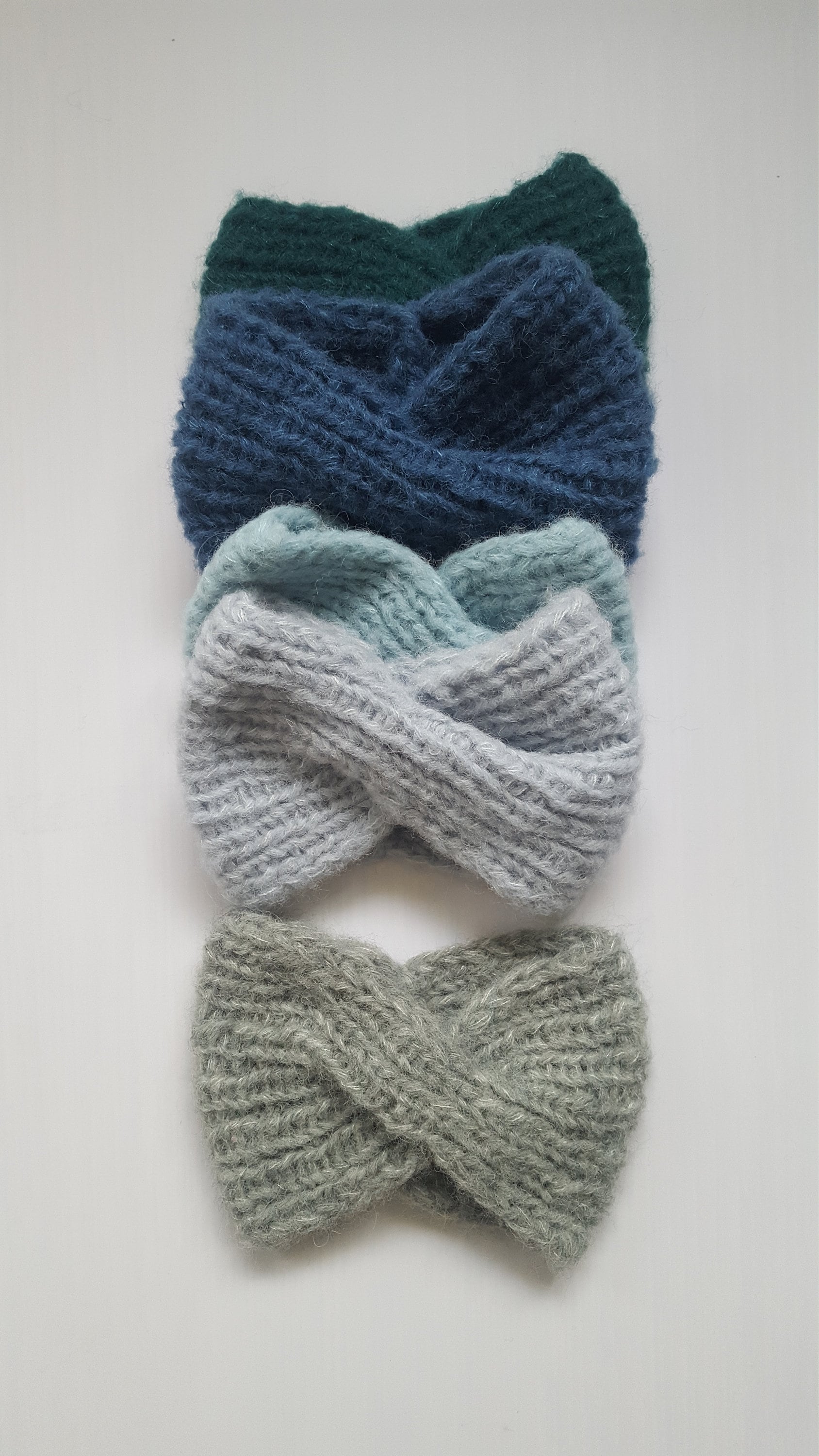 Alpaca and Silk blend Olive Knit Headband with Leaf Accent and ponytail spacer Geometric Alpaca Wool Headband – Ten Thousand Villages main image 3