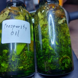 Prosperity spell oil