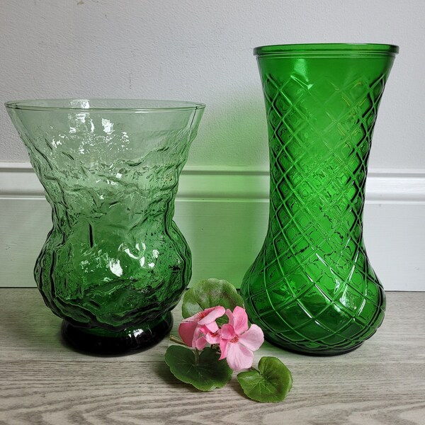 Vintage Green Vase - Choose ONE - Emerald Green Vases Wedding decor vintage vases green decor vase collections crinkle vases tall vases