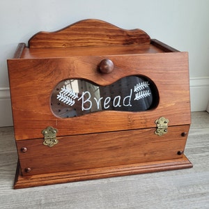 Vintage Bread Box Wood Bread Box wood Kitchen counter storage for bread vintage home decor farmhouse decor country decor vintage kitchen