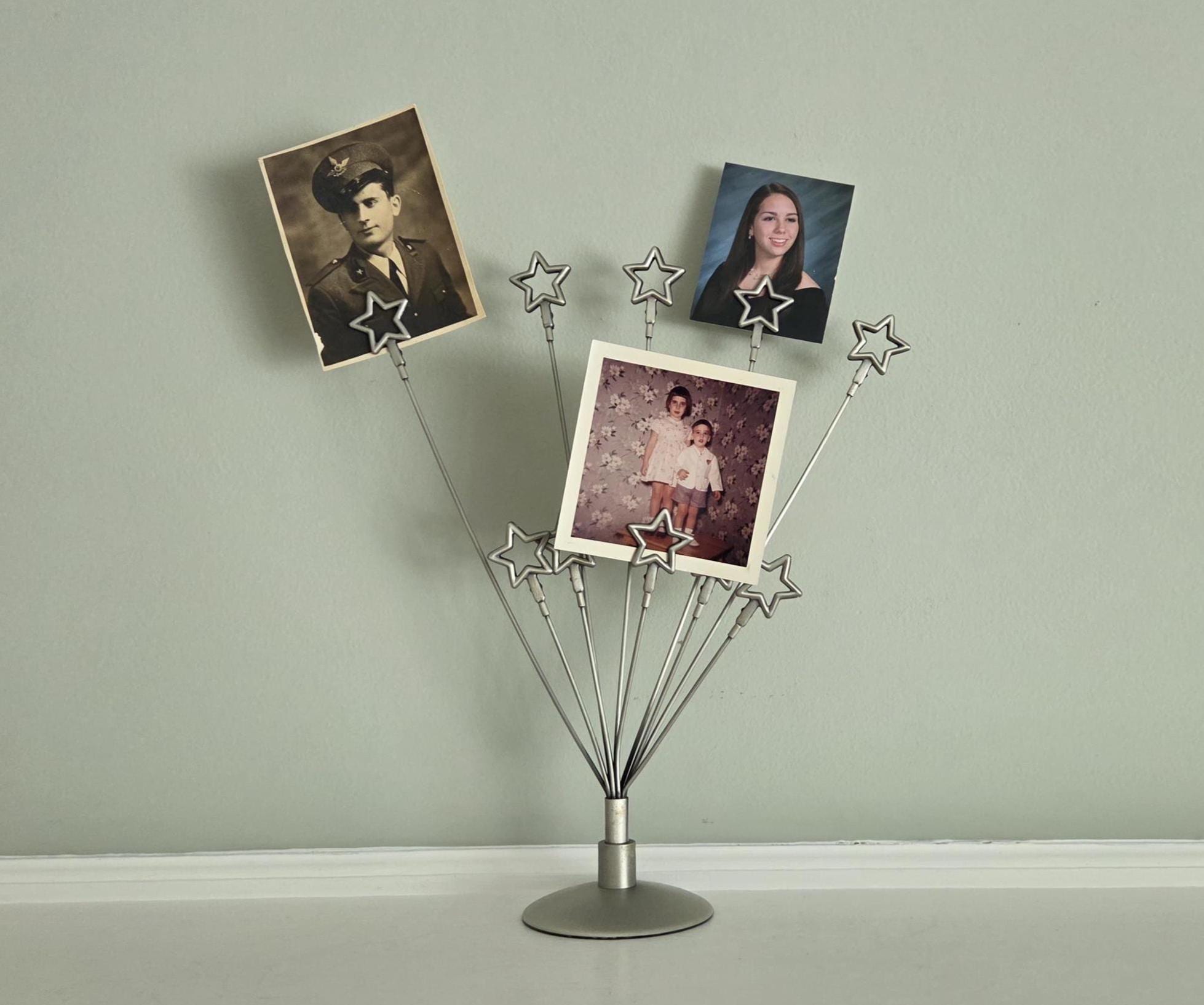 Anni+Co.　Vintage　フォトスタンド Vintage Star Photo Holder: Metal Wire Display Stand Photo Clip