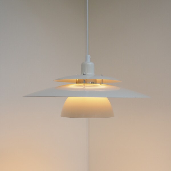 Stylish white and silver pendant with beautiful shine - vintage design from 1990s - 2000s