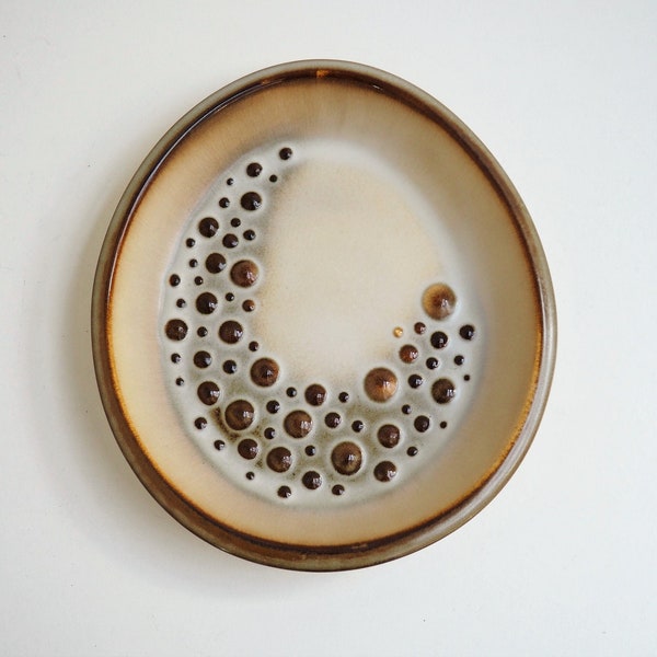 Cuenco "Tudse" en color beige y marrón diseñado por Einar Johansen - diseño de cerámica danesa de la década de 1960