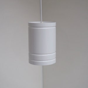 Colgante minimalista blanco diseñado por Davids Lamp, diseño danés de la década de 1980