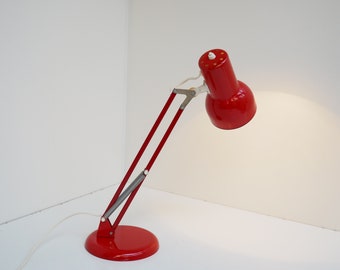 Leuchtend rote Architekten Tischlampe im Memphis Stil aus den 1980er Jahren von Lyskaer, dänisches Vintage Design
