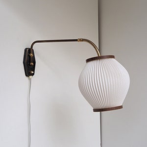Swing lamp in brass & burnished metal together with a white Pearl shade - Danish design lighting from the 1960s