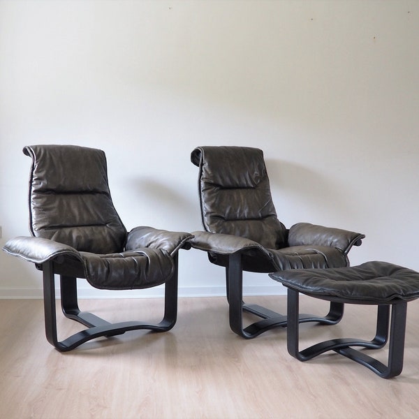 Pair of Manta leather chairs + 1 ottoman designed by Ingmar Relling for Westnofa - Norwegian design from 1970s - 1980s