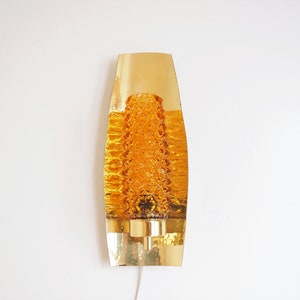 Wunderschöne Messing Schirme mit wunderschönen bernsteinfarbenen Glasschirmen - Vintage Design aus den 1960er Jahren