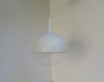 White Space Age Pendant With Clear Bottom Shade - Model Väster
