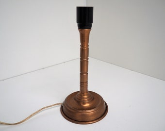 Lovely table lamp made in solid copper - Danish vintage design Lyskær made during the 1970s