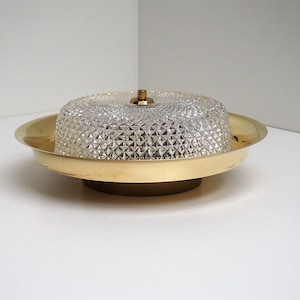 Hollywood regency plafond made in brass and glass by Vitrika in the 1960s