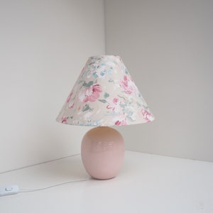 Pink ceramic table lamp with Caprani floral shade Danish lighting design from the 1990s image 3