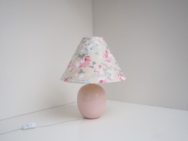 Pink ceramic table lamp with Caprani floral shade Danish lighting design from the 1990s image 3