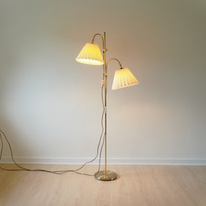 Beautiful brass floor lamp with 2 shades from company Darø - Danish vintage design, 1980s