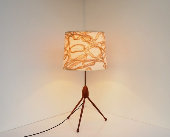 Tall tripod table outlet