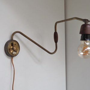 Great vintage teak & brass swing wall lamp - Danish design lighting from the 1950s