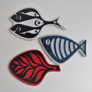 Set of 3 Voss table protectors made in enamelled cast iron - Danish design from the 1960s