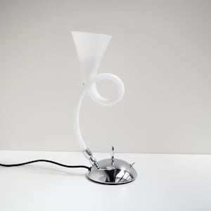 Belleglorie chrome table lamp with white Murano glass from De Majo, - Italian design from 1990s