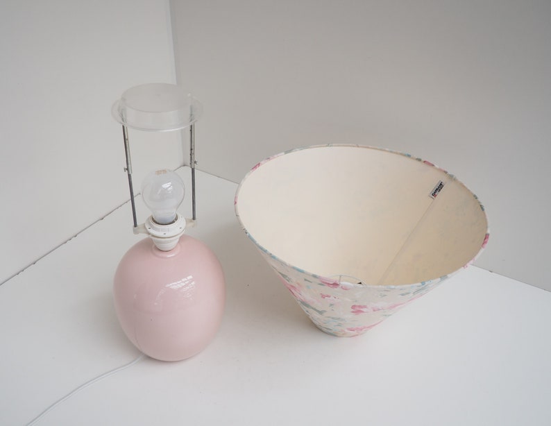 Pink ceramic table lamp with Caprani floral shade Danish lighting design from the 1990s image 6