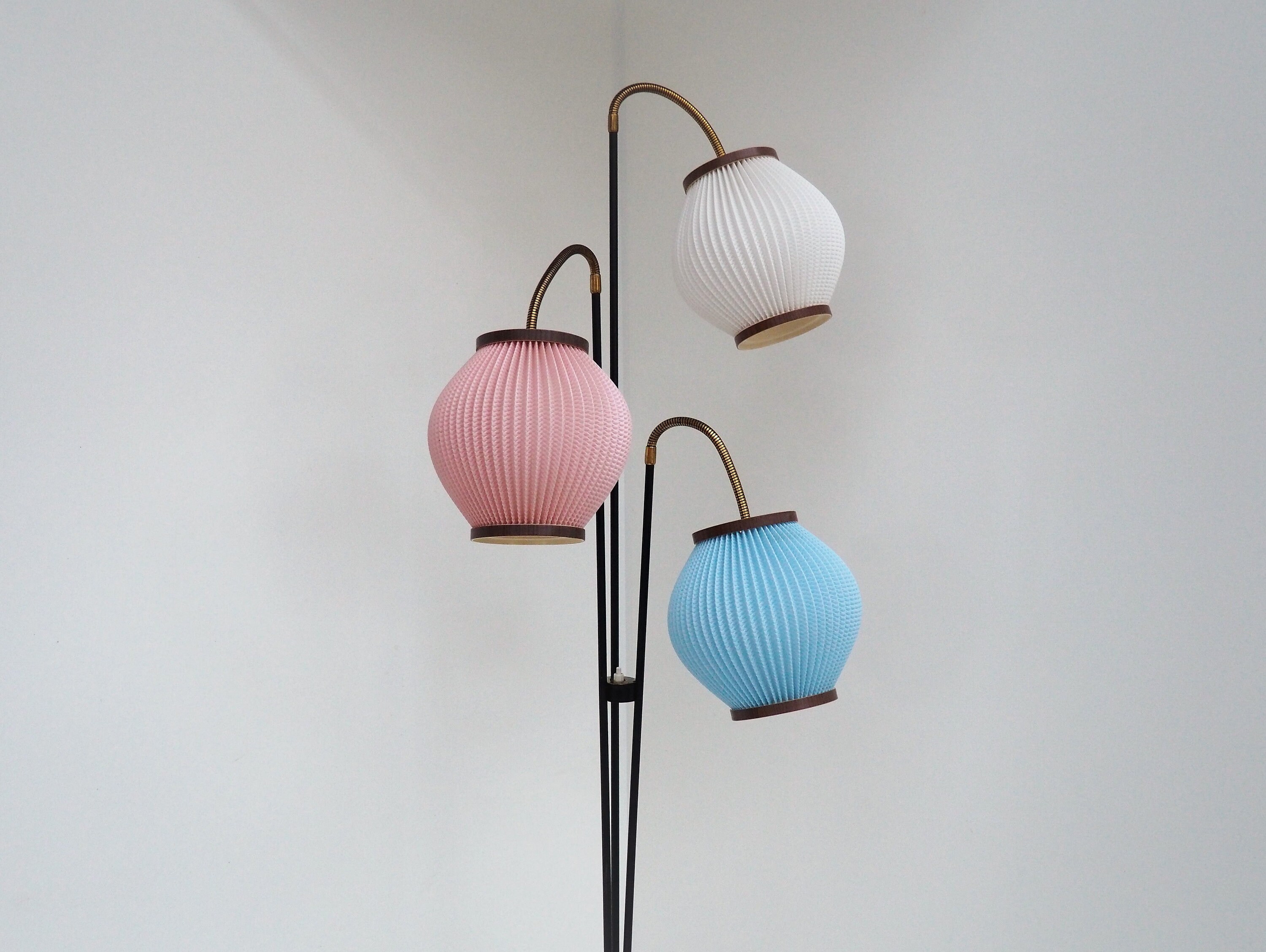 Lampes de Sol Trépied Accrocheuses avec 3 Nuances Pearl Lars Schiøler Pour Hoyrup Plast - Design Dan