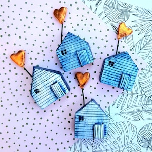 Casa en miniatura, casa de corazón de oro rosa, símbolo de amor