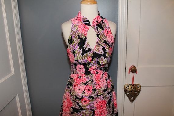 Vintage 60s 70s Black Pink Polyester Knit Key Hole