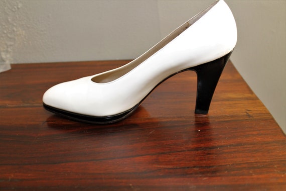 Vintage 70s 80s Ferragamo Black Patent Leather P