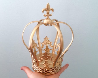 Wunderschöne Gold Krone Cake Topper für Ihre Hochzeitstorten Taufe oder Blumenschmuck oder andere Projekte