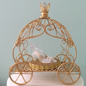 Beautiful Cinderella Carriage Centerpiece With Horses, Flower Centerpiece, Table Decor