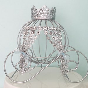 Sale*** Medium Size 12&quot; height Beautiful Cinderella Carriage Flower Centerpiece