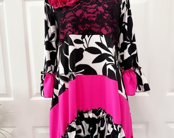 Tunique noire et blanche et fuchsia