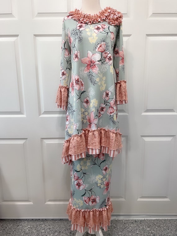 ruffle hem tunic top
