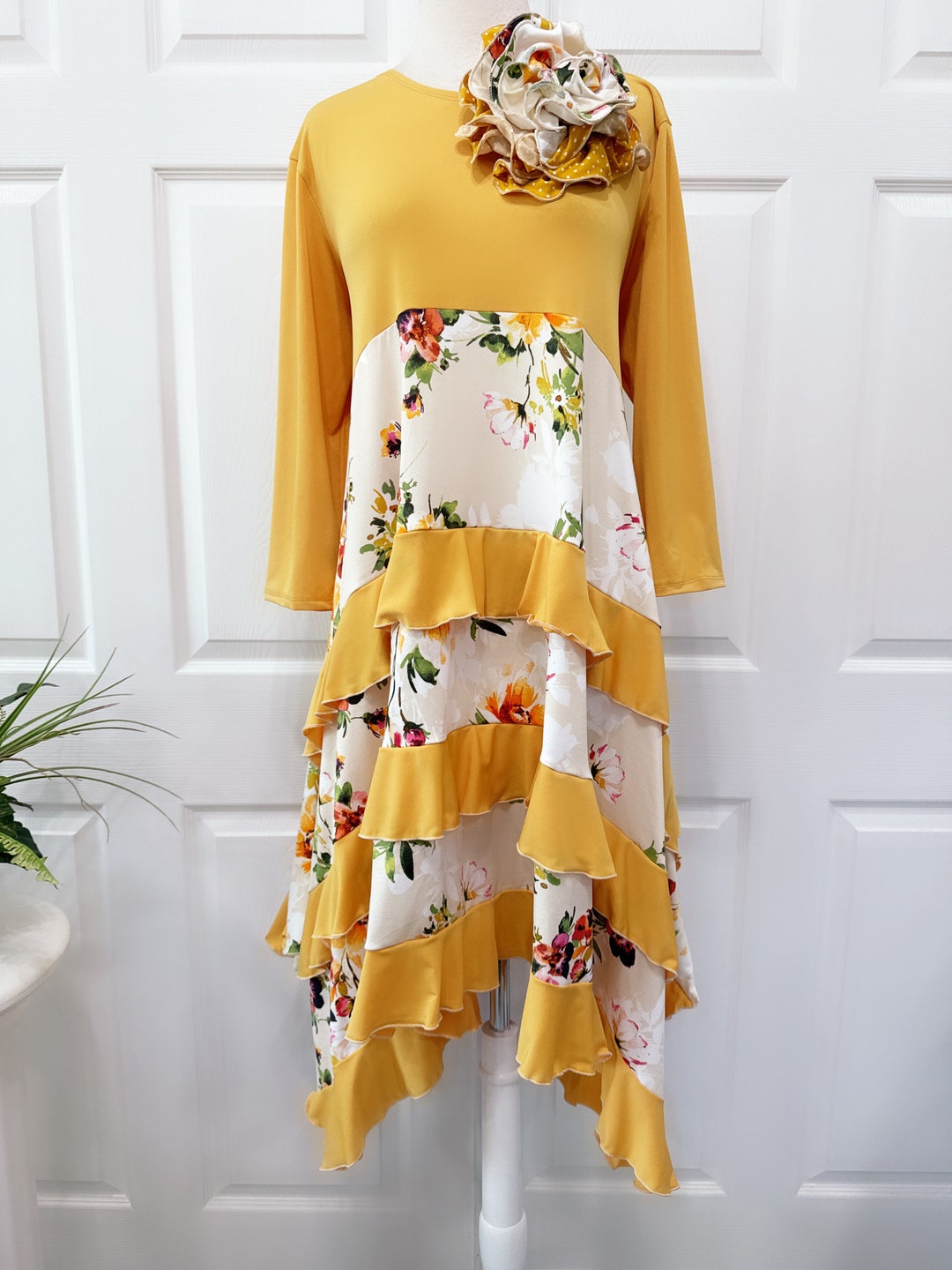 Women'S Mustard Yellow & Pink Floral Print Tunic main image 1