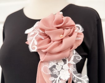 Dusty Rose Lace Flower brooch