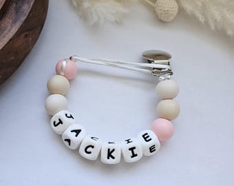 Attache-tétine personnalisée avec le prénom de bébé (fille ou garçon), entièrement réalisée sur mesure, choisissez vos couleurs et lettres, un cadeau de naissance idéal