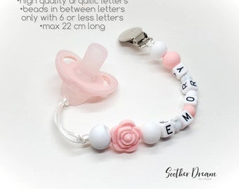 Pacifier clip for girl with silicone floral flower, customized with name. Arquilic letters. Pick color
