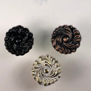 Small vintage knobs