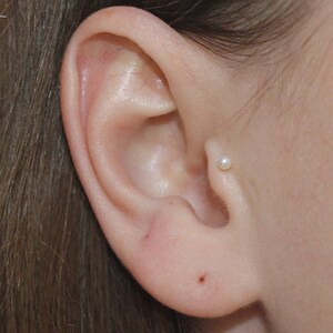 Invisible clearance tragus jewelry