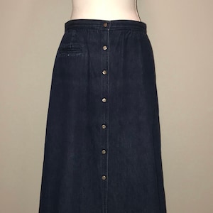 VTG 90&#39;s A Line Denim Skirt / size 14 / by Liz Claiborne