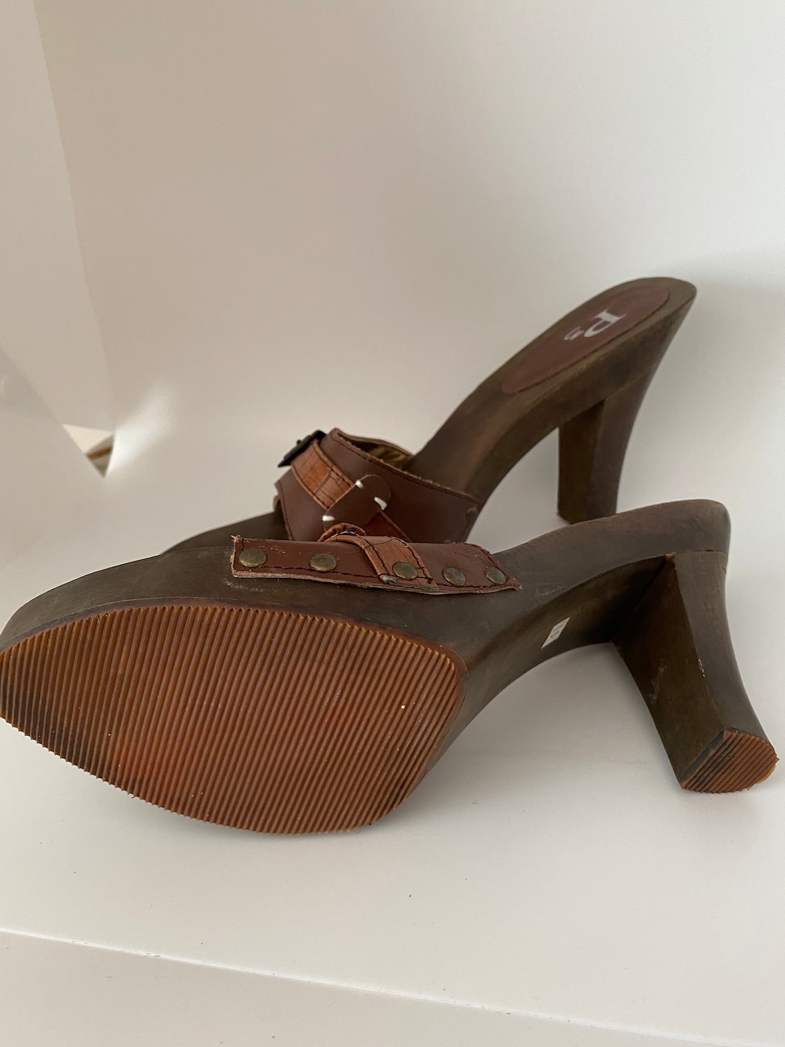 2000's sandals