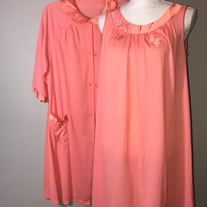 Conjunto de camisola babydoll e jaqueta de quarto VTG 60&#39;s Pink Butterfly / tamanho pequeno / da Vanity Fair