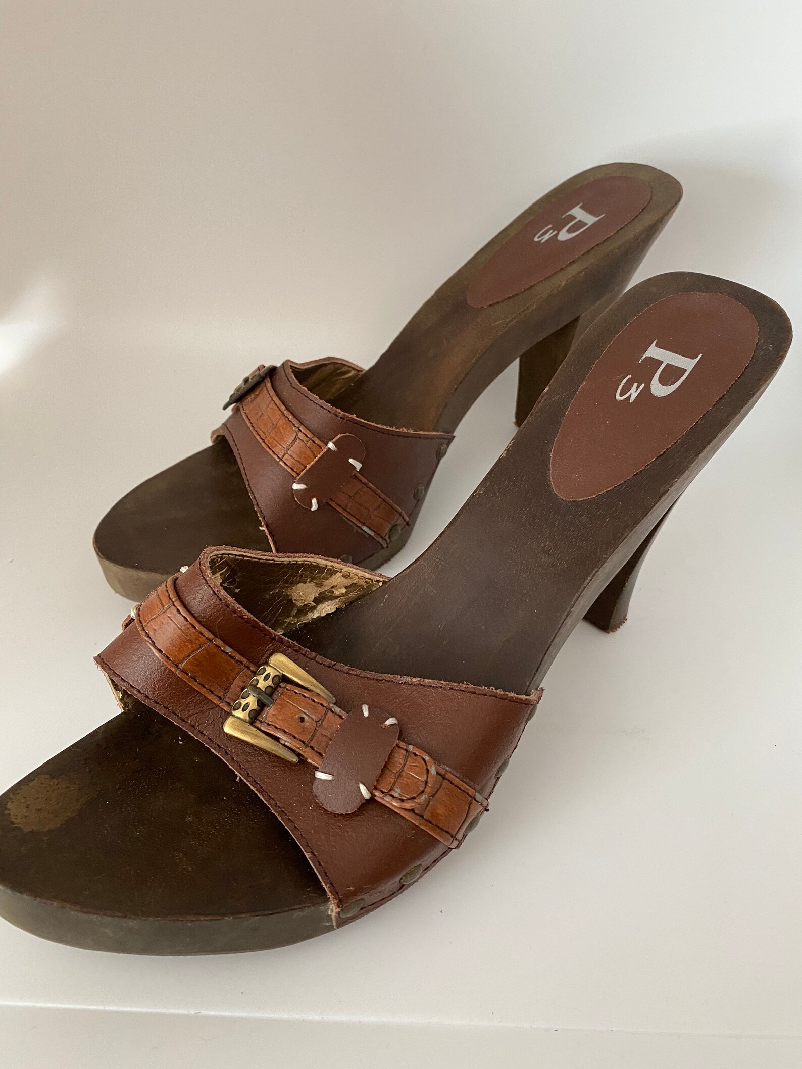 2000's sandals