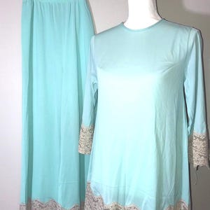 VTG 60&#39;s Ice Blue Pajama Top and Pants, 2 Piece Set / size small / by Gilead