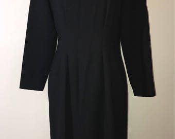 Vintage petit noir robe / susceptible de taille 10 (voir mesures) / pas de balises