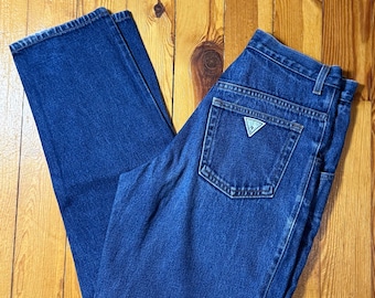 VTG 90&#39;s Dark Wash Straight Leg Jeans / size W29 L30 / by Guess
