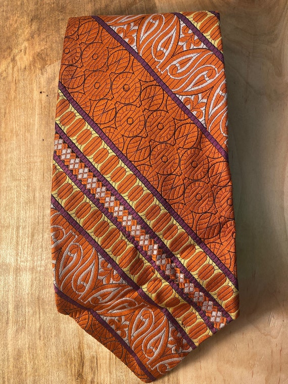VTG 60's Orange and Purple Mod Necktie / by Resis… - image 1