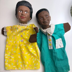 VTG Learning Resources Multicultural Hand Puppets / Mom and Son
