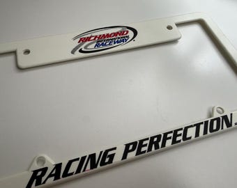 Plaque d'immatriculation vintage Richmond International Raceway Racing Perfection 2004