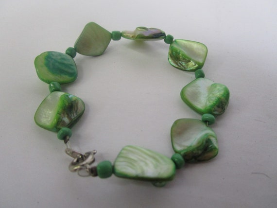 Vtg Dyed Green Mother of Pearl Bracelet - image 1