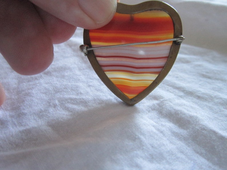 Wow! Antique 10K wrapped Gold Real Fancy Banded Agate Heart Shaped Brooch